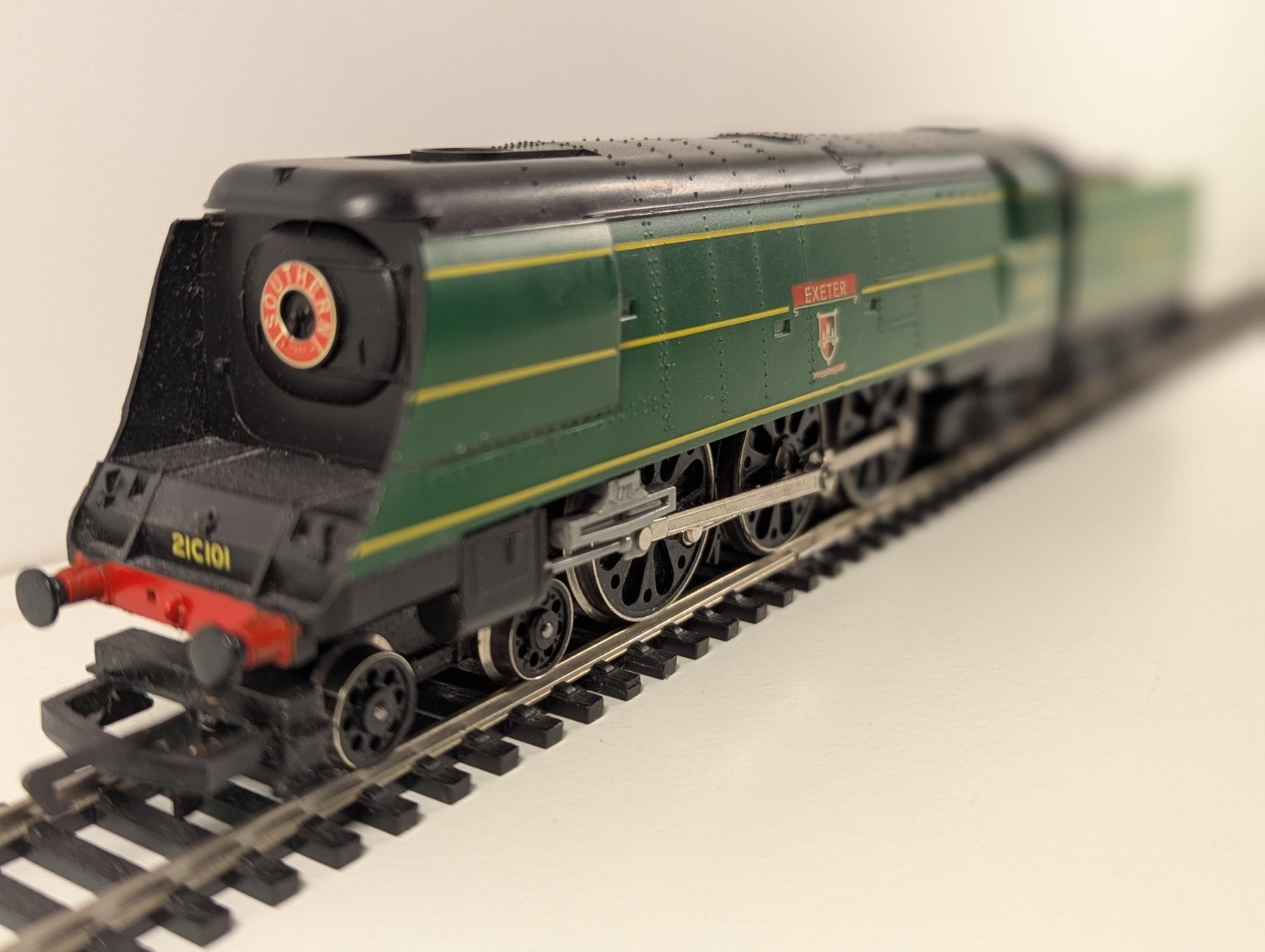 Hornby R320B – West Country Class 4-6-2 ‘Exeter’ 21C101 (SR Green)