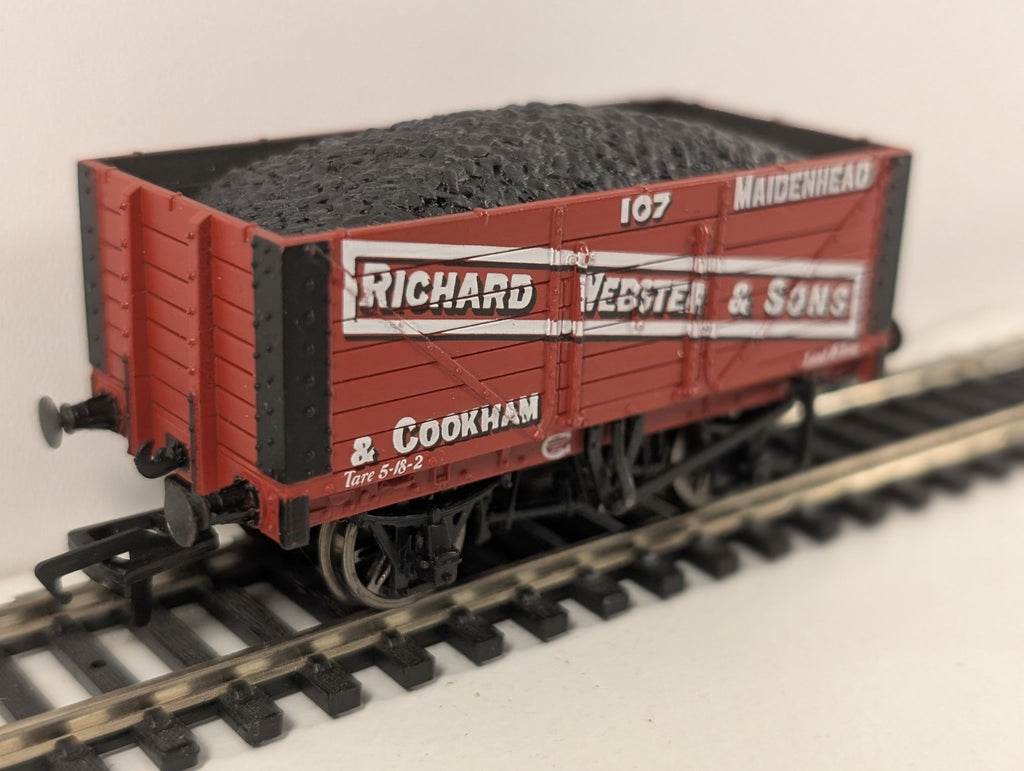 Bachmann OO Gauge 7-Plank Wagon – Richard Webster & Sons No. 107