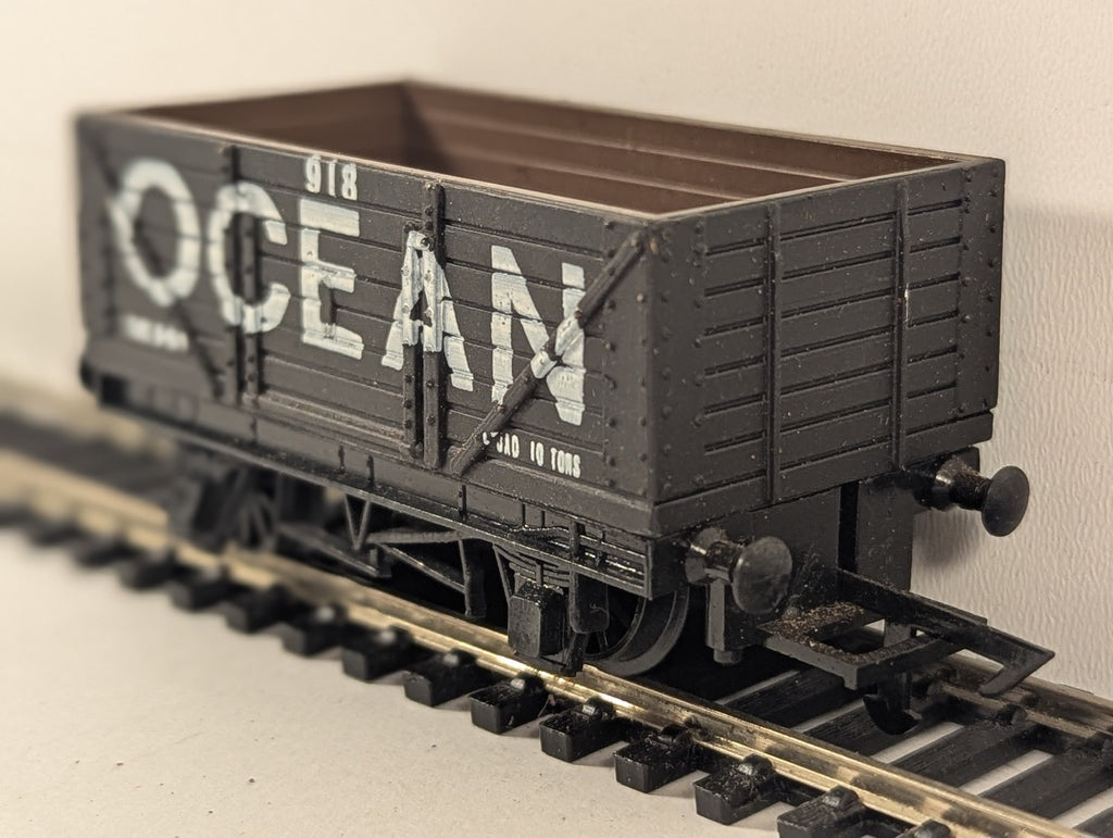 Graham Farish OO Gauge 7 Plank Open Wagon Goods Wagon 918 Ocean Black