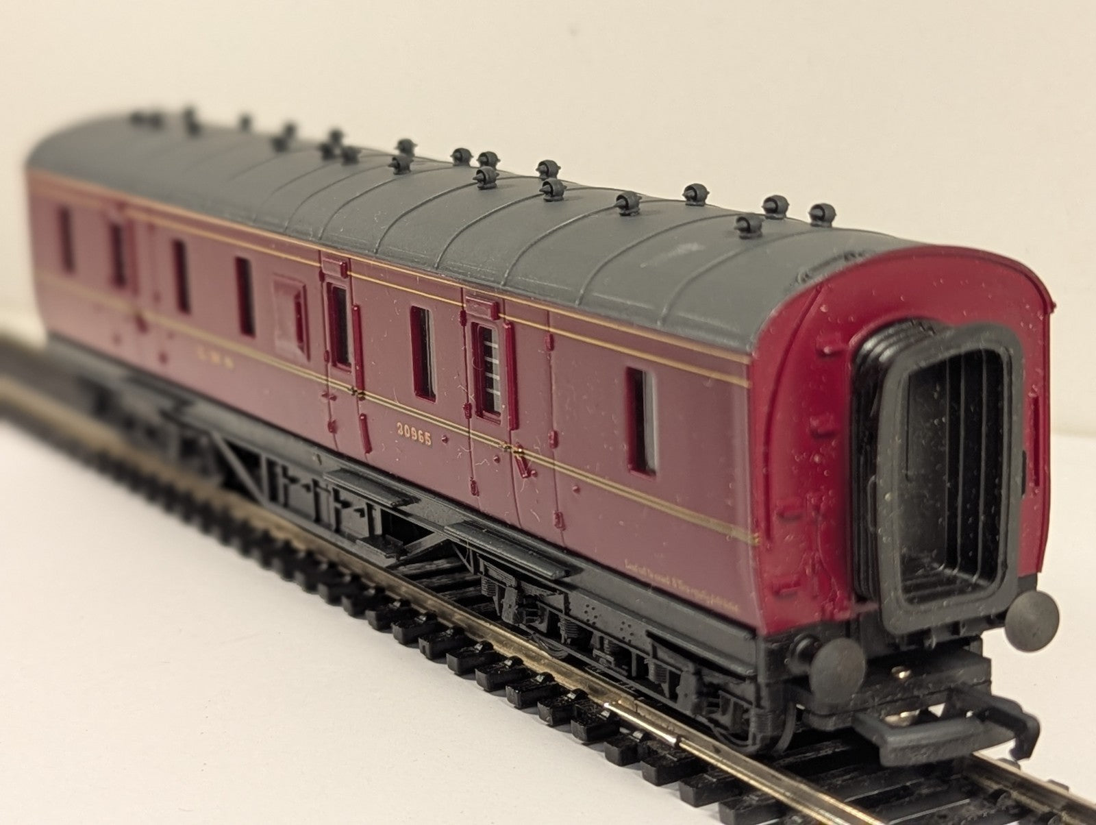Mainline 37118 LMS 50ft Parcels Van BG Maroon OO Gauge Boxed
