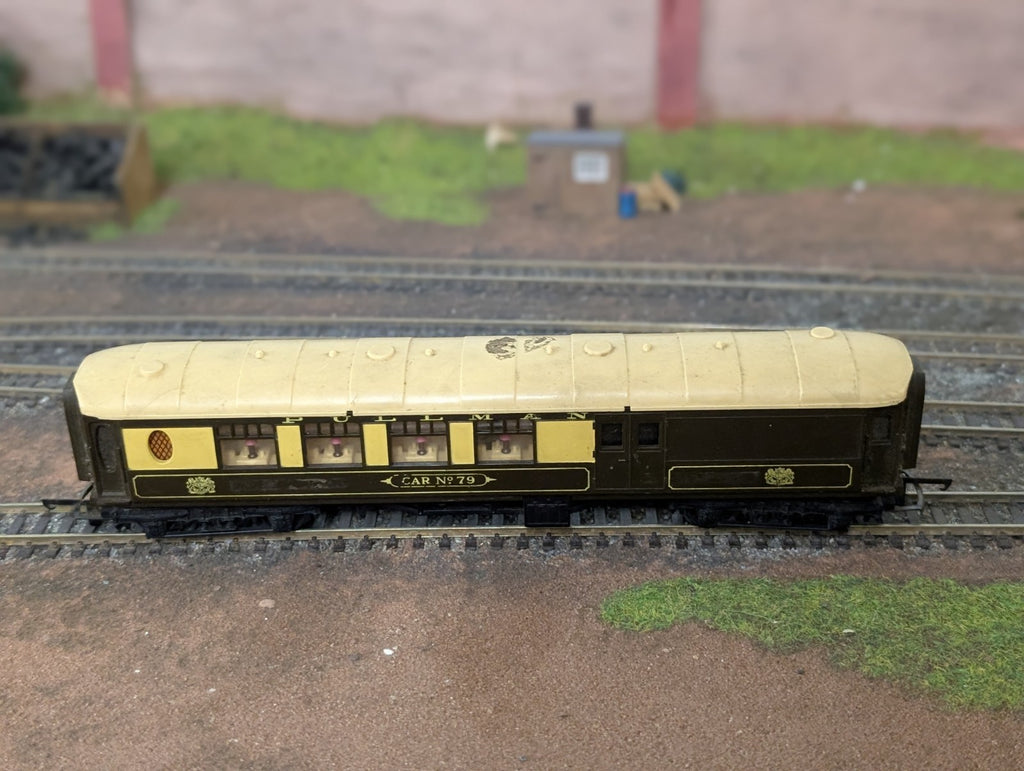 Tri-ang R328 OO Gauge Pullman Brake Coach ‘Car No 79’