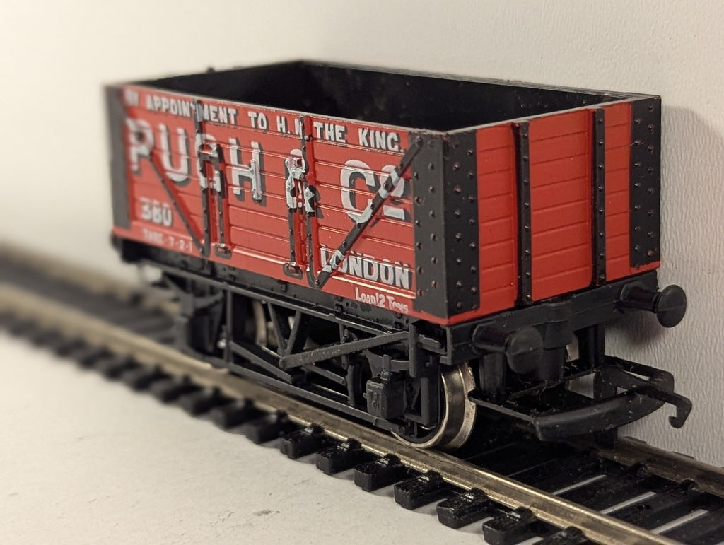 Hornby OO Gauge Pugh & Co Coal Wagon Goods Wagon 380 R010