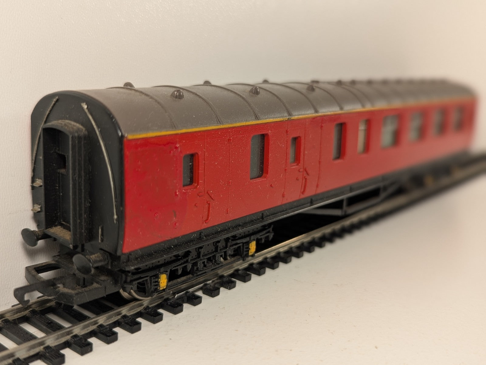 Hornby OO Gauge ex-LMS 57ft Suburban Brake Third Coach