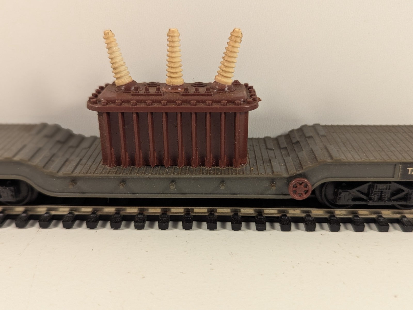 Jouef HO Gauge Bogie Well Wagon With Transformer Load
