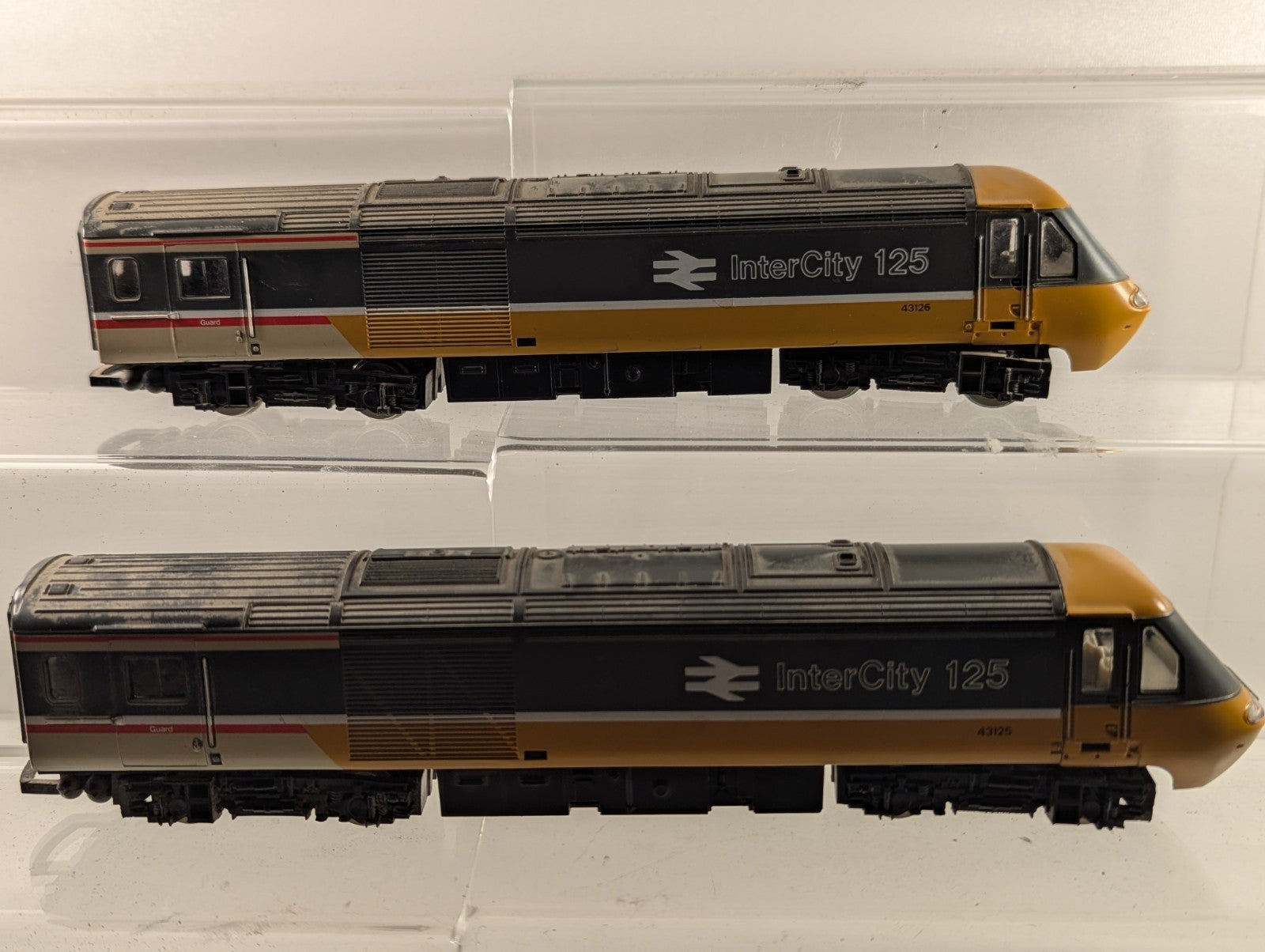 Hornby OO Gauge InterCity 125 HST Standard Livery Motorised & Dummy Power Cars