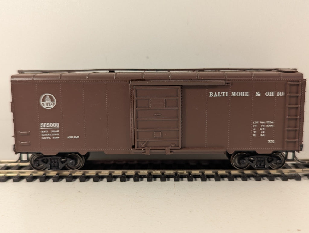 Accurail HO Gauge 40' AAR Steel Boxcar 382000 Baltimore & Ohio