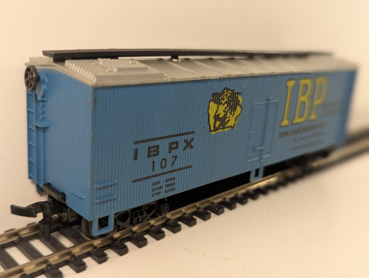Tyco HO Gauge IBPX 107 Boxcar