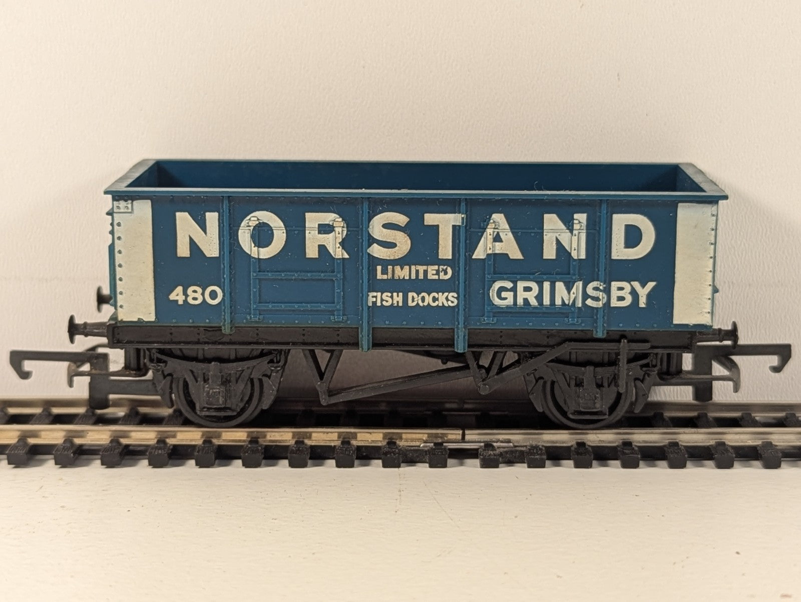 Hornby R093 OO Gauge Norstand Mineral Wagon - Boxed