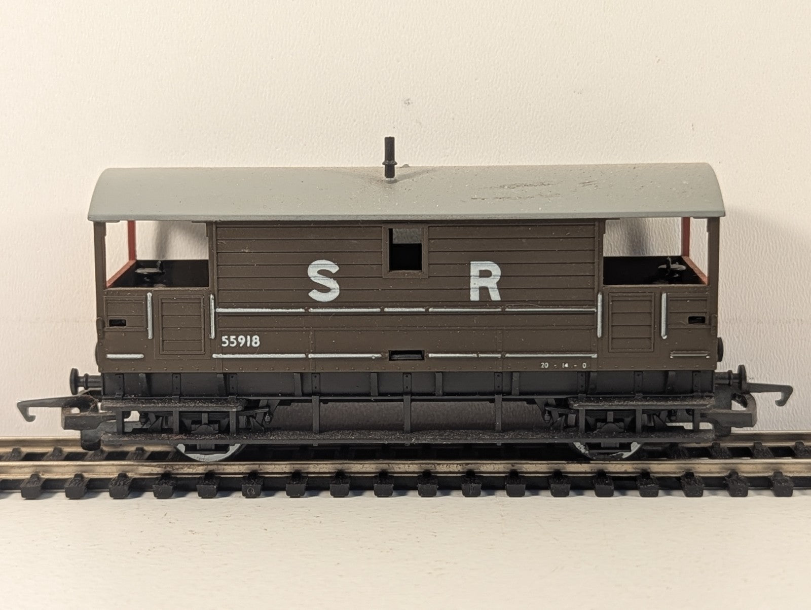 Hornby Railways R.029 SR 20 Ton Goods Brake Van