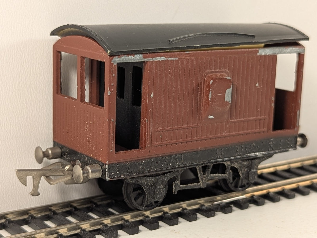 Graham Farish NE Brown 20T Brake Van