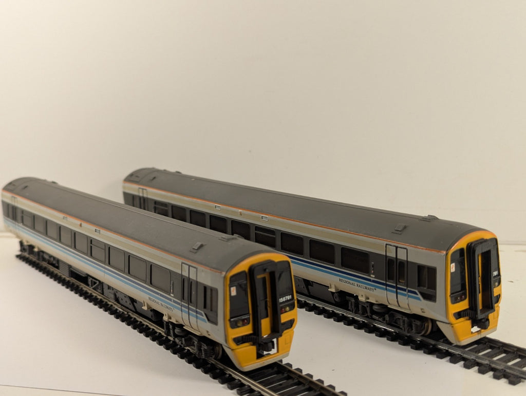 Bachmann OO Gauge Class 158 Diesel Multiple Unit 52791 & 57791 Regional Livery