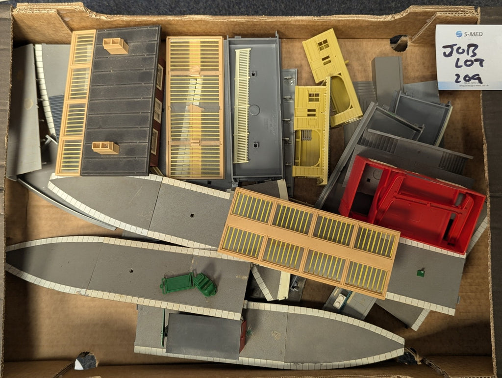 OO Gauge Job Lot of Model Railway Spares & Parts - Lot 209