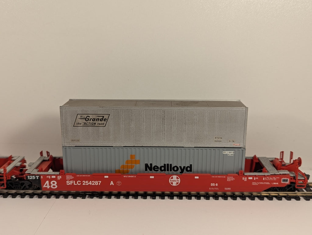 Athearn Deep Well Wagons Santa Fe with Containers