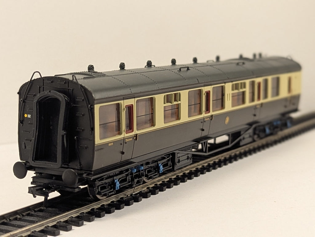 Bachmann OO Gauge Collett Brake Composite Coach Passenger Coach 6609