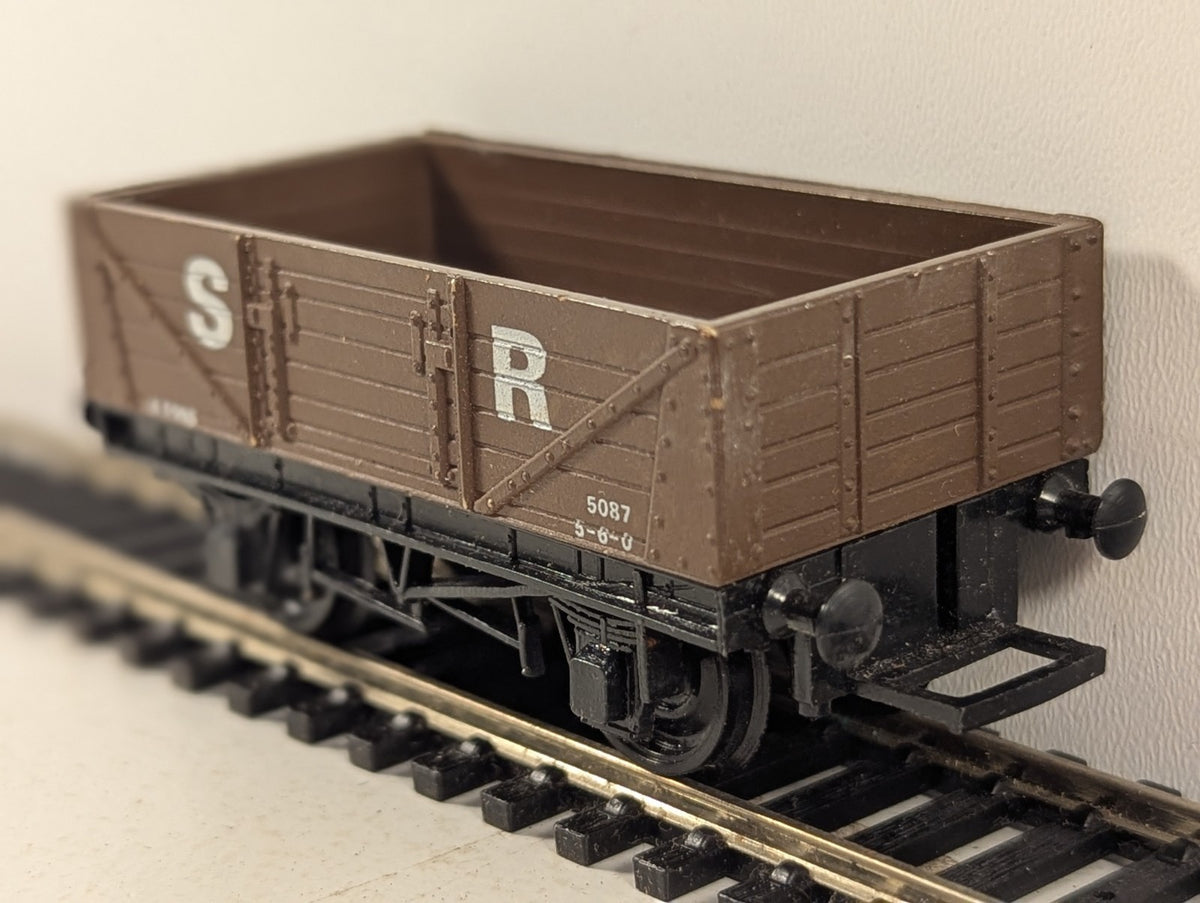 Graham Farish OO Gauge SR 7-Plank Open Wagon 5087 SR Brown
