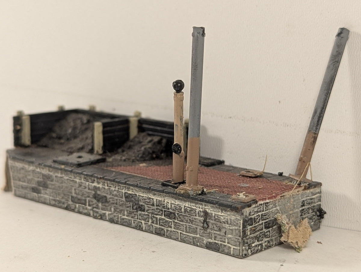 Kit-built OO Gauge Canal Coaling Wharf with Water Crane Scenic & Buildings