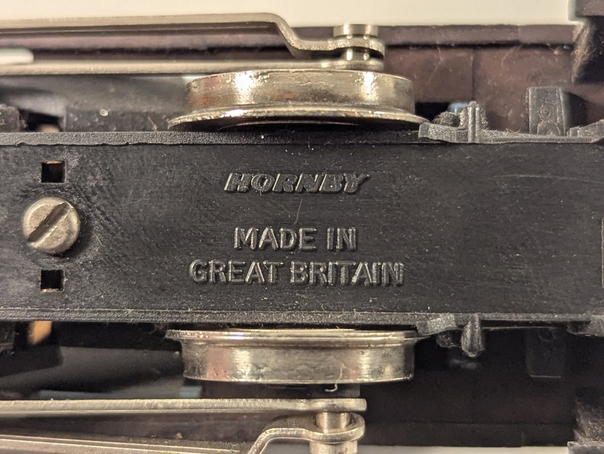 Hornby OO Gauge Caledonian Railway 0-4-0ST Pug Steam Locomotive 270
