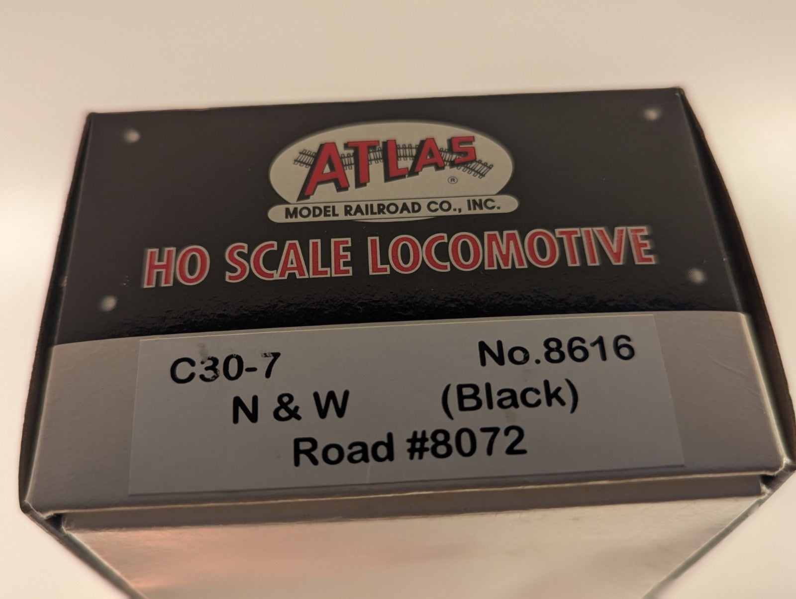Atlas HO Scale GE C30-7 Diesel Locomotive 8072 Norfolk & Western (Black) 8616