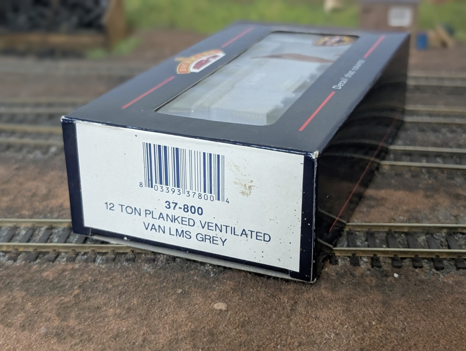 Bachmann Branchline 37-800 12 Ton planked ventilated van in LMS grey