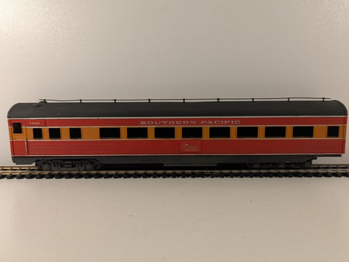 Athearn HO Scale Southern Pacific Daylight Passenger Car