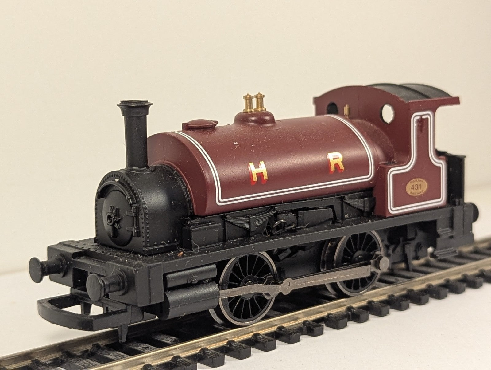 Hornby R1157 OO Gauge Class 0F “Pug” 0-4-0ST HR Maroon