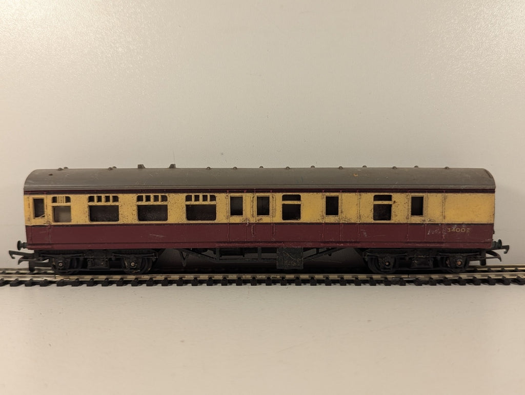 Tri-ang Railways R28 OO Gauge BR Mk1 Brake Coach - Crimson & Cream
