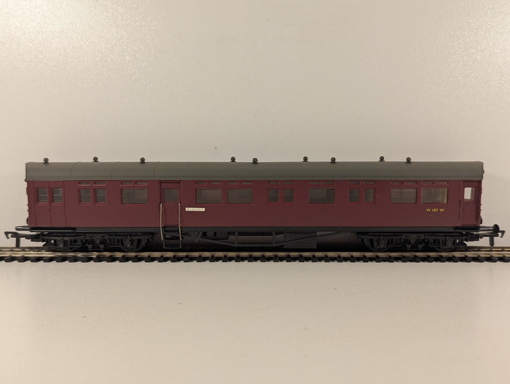 Airfix 54256-8 GWR Auto Coach BR Maroon OO Gauge Boxed - Missing Buffer Head