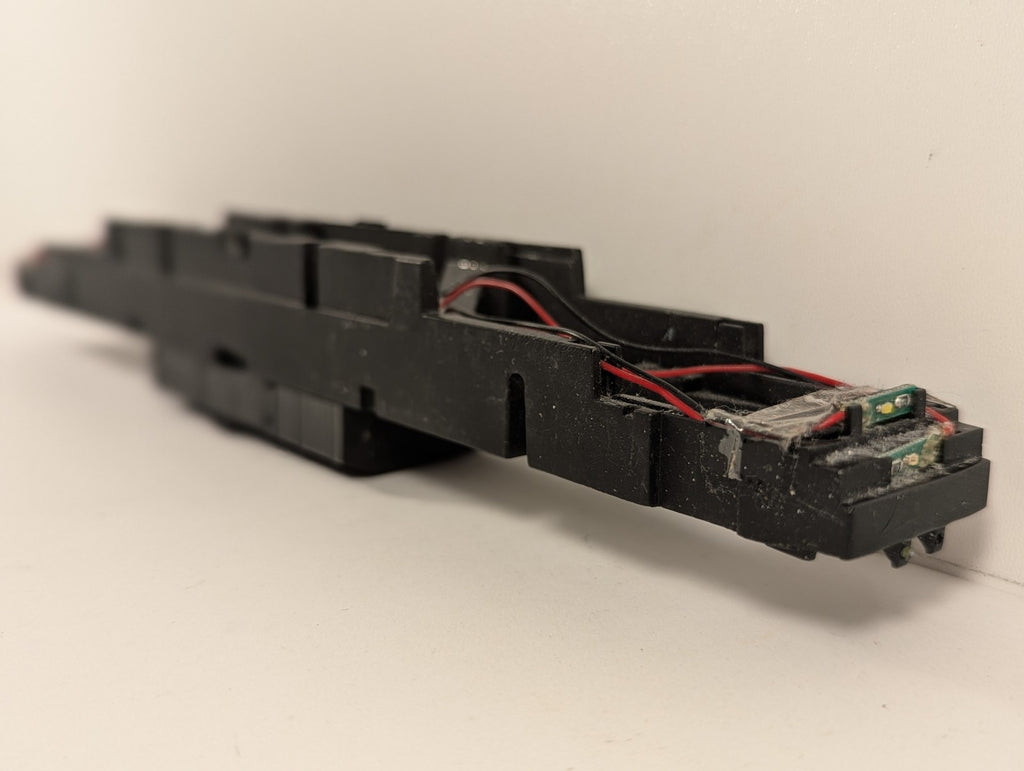 OO Gauge Diesel DMU Underframe with Directional Lighting Assembly Chassis