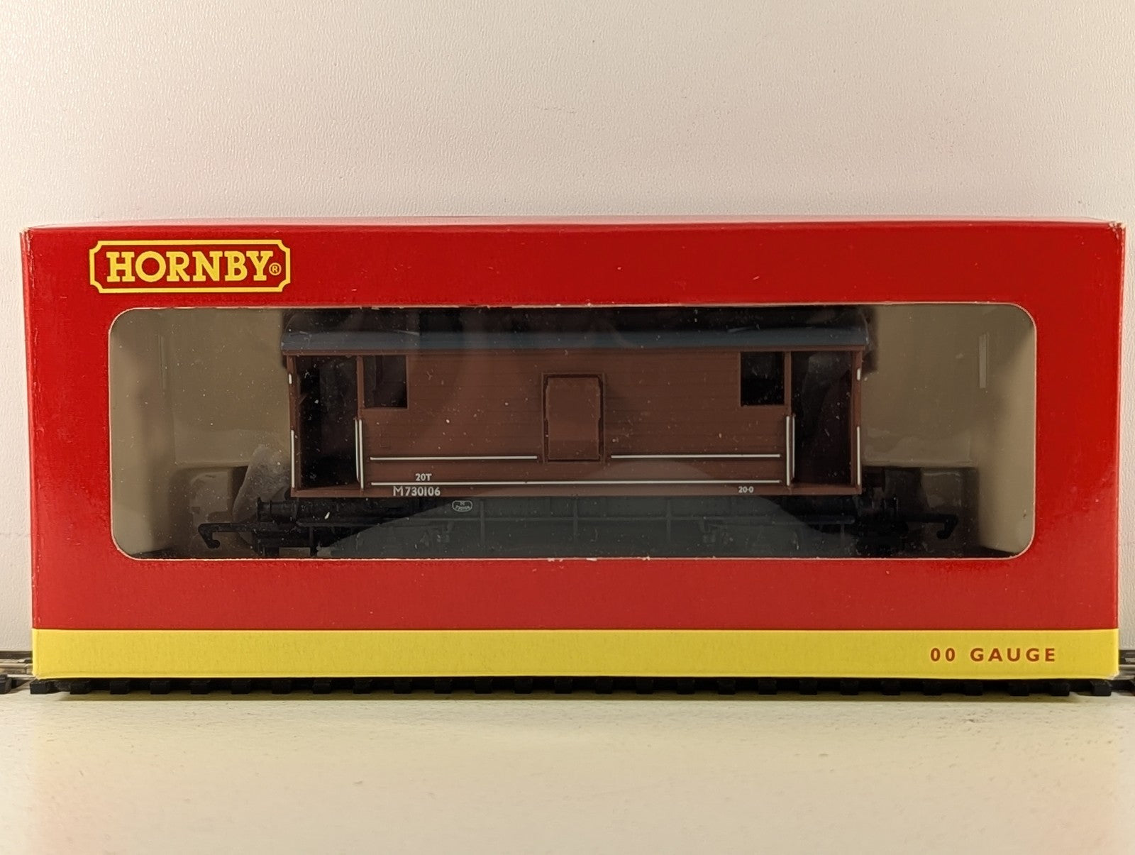 Hornby OO Gauge BR (ex LMS) 20 Ton Brake Van M730106 BR Bauxite R6145A
