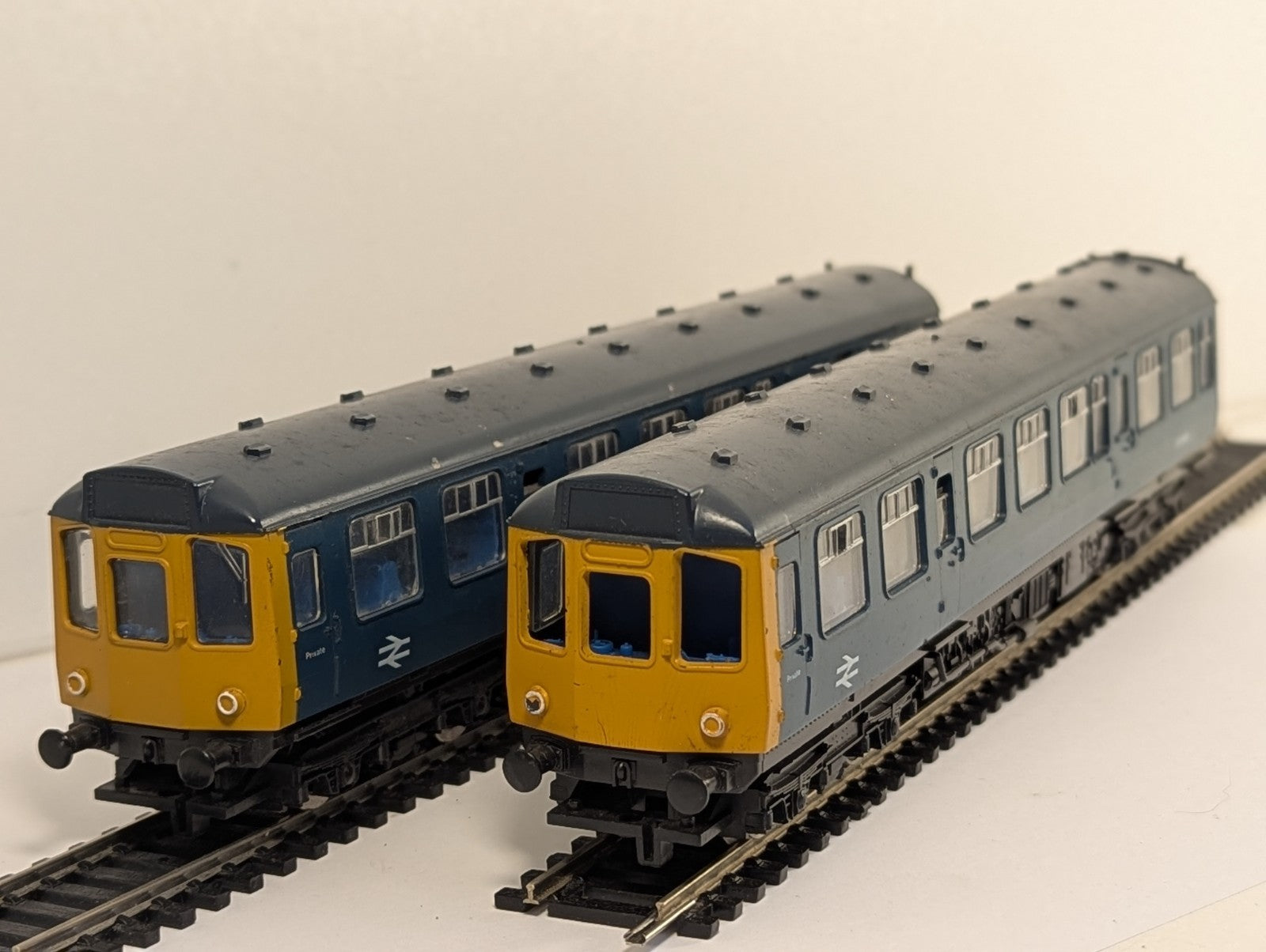 Hornby OO Gauge BR Blue Class 110 DMU 2-Car Set E51819 & E51846