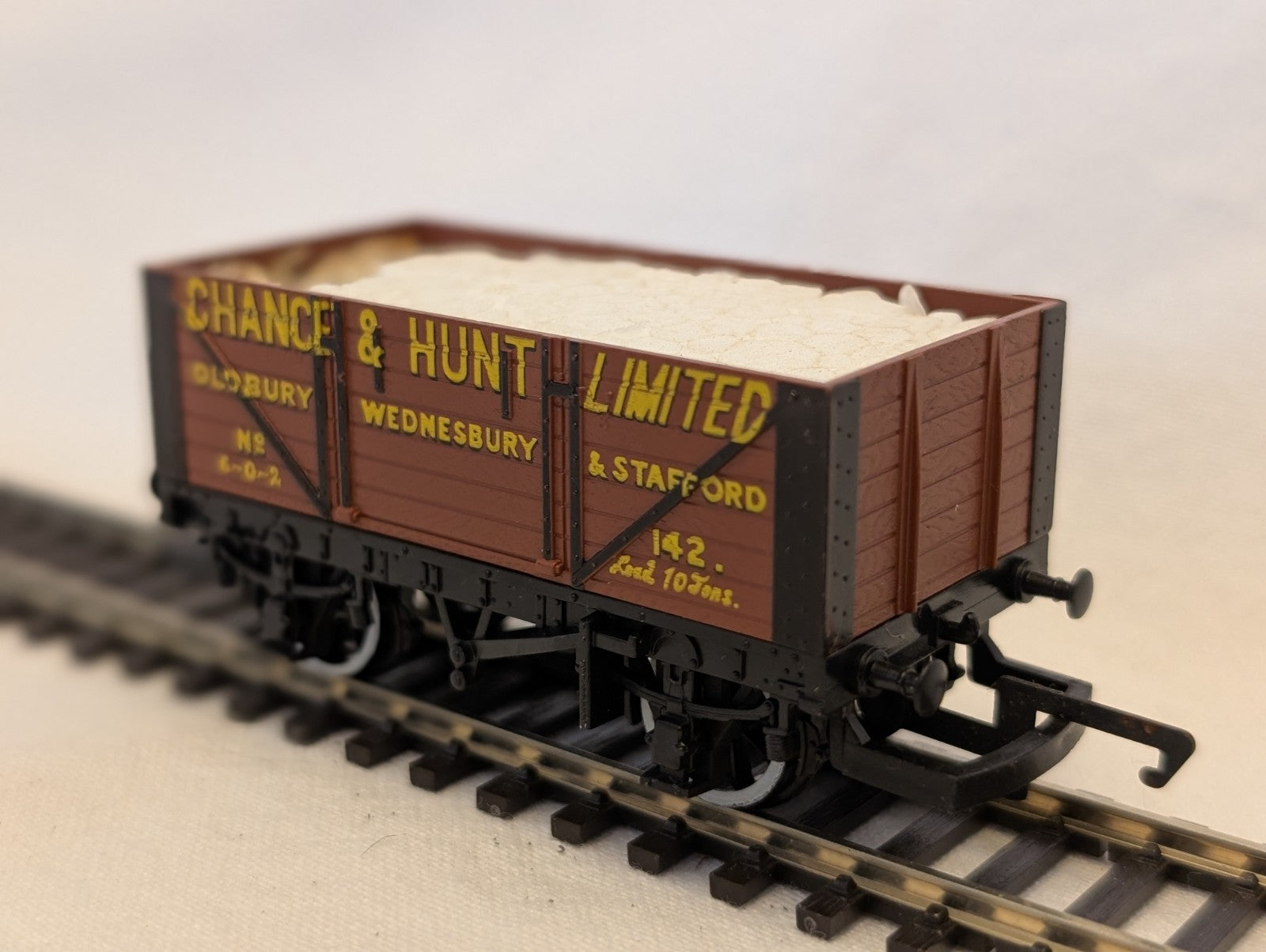 Hornby 5 Plank Wagon 'Chance & Hunt' (with Load) Goods Wagon