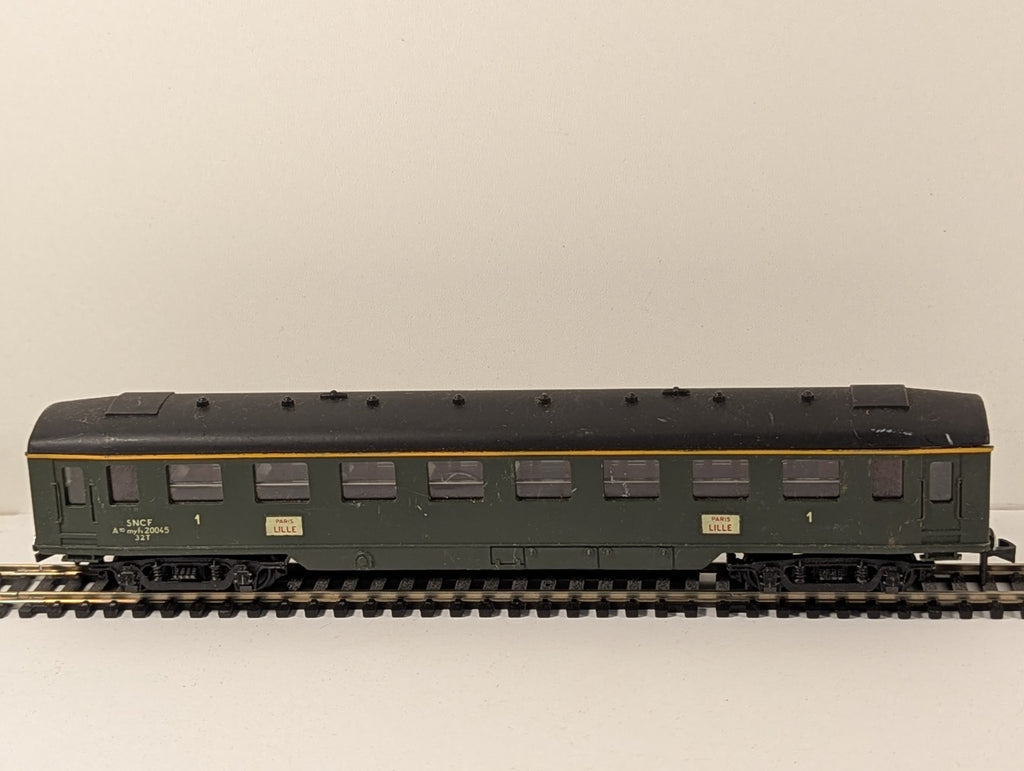 Hornby-Acho HO Gauge French SNCF Green Passenger Coach