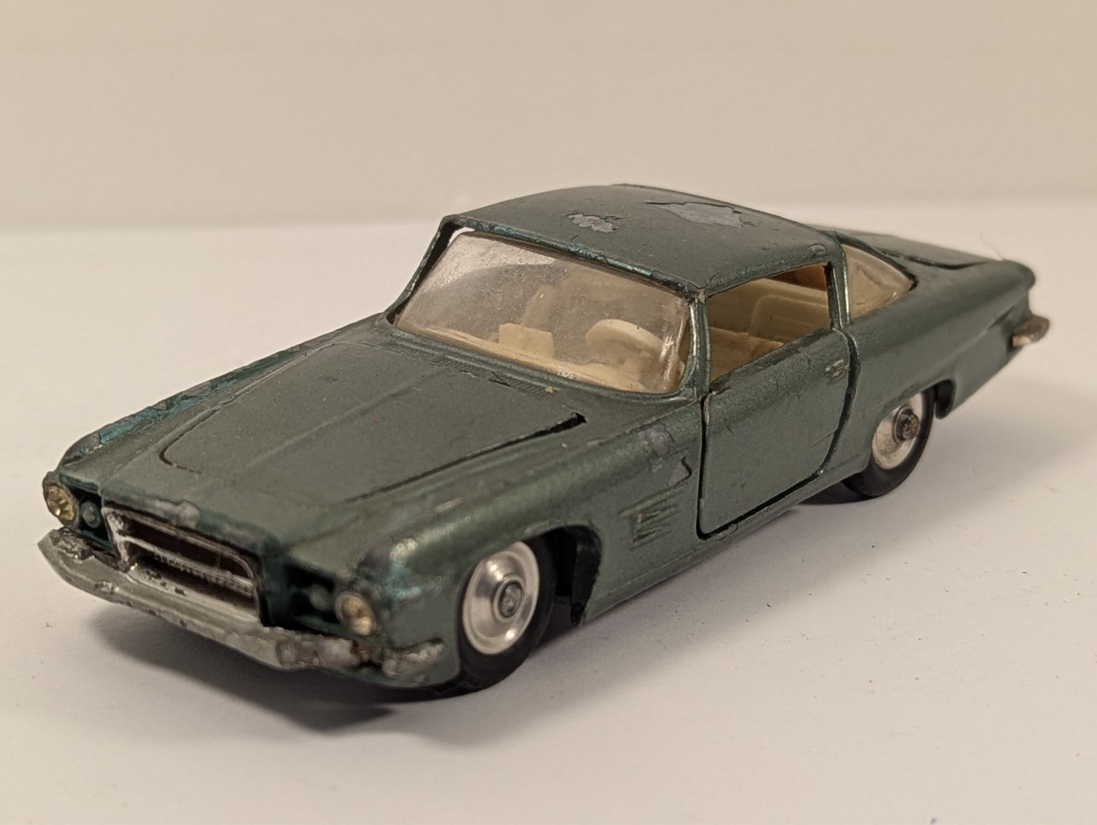 Corgi Toys 241 Ghia L6.4 1:43 Scale - Chipped Paint