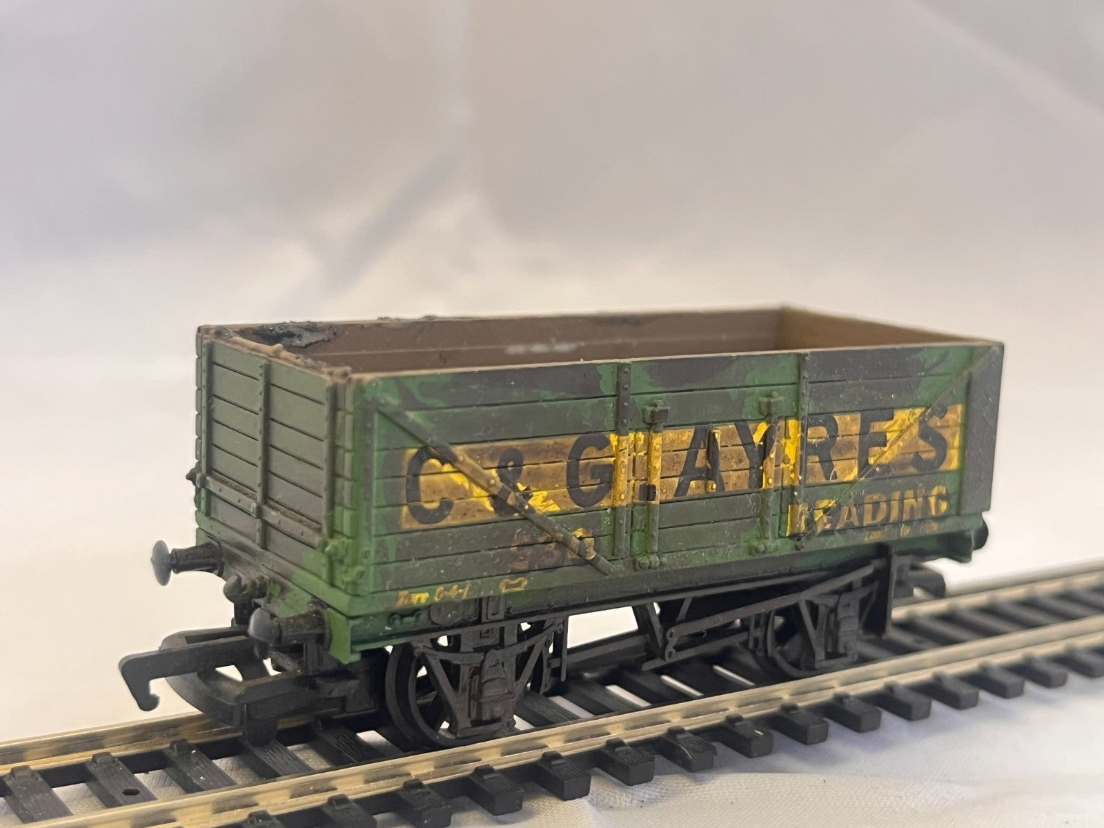 Replica Railways 13204 OO Gauge C & G Ayres Reading Wagon Weathered