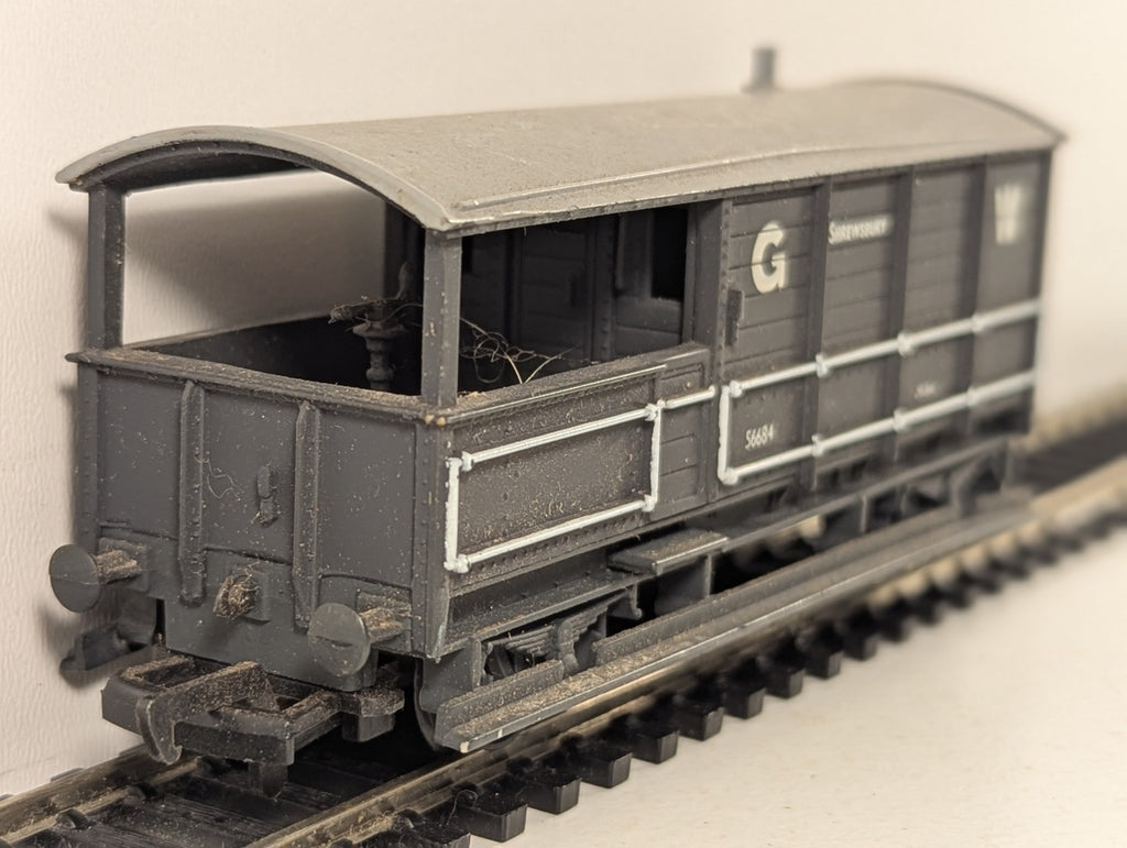Mainline OO Gauge GWR 20 Ton Toad Brake Van 56684 GWR Grey 37-140