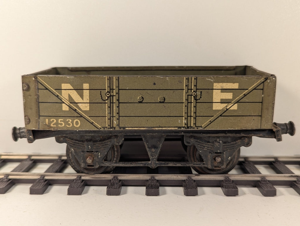 Hornby Series O Gauge North Eastern Open Wagon - Missing Couplings