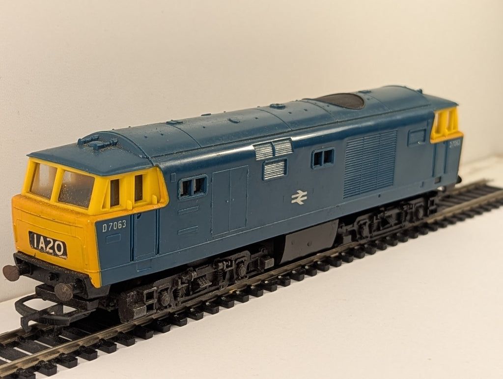 Tri-ang Hornby R758 OO Gauge Class 35 Hymek BR Blue