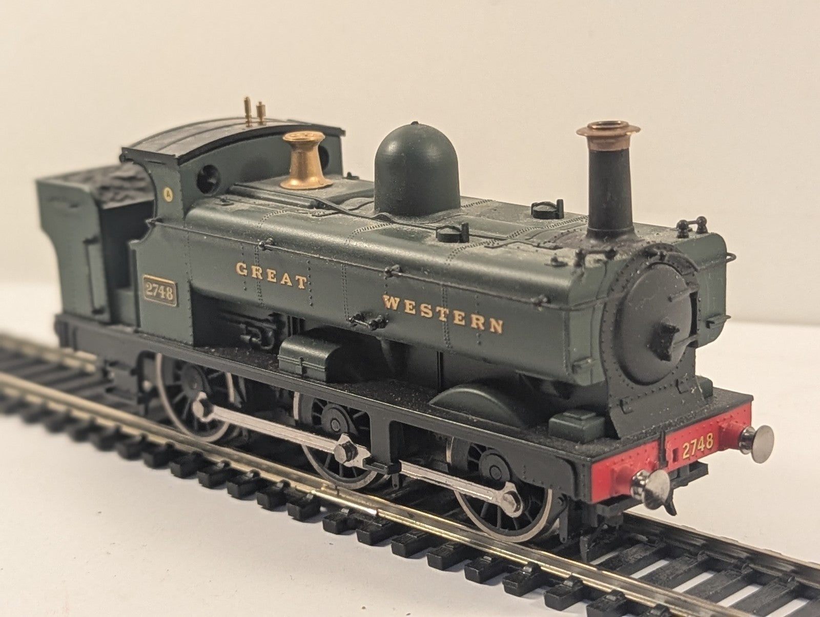 Hornby OO Gauge GWR Class 2721 0-6-0 Pannier Tank - Missing Couplings
