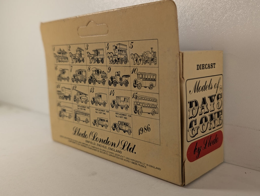 Lledo Days Gone 1934 Dennis Fire Engine Die-cast Vehicle Bermuda Fire Dept 12