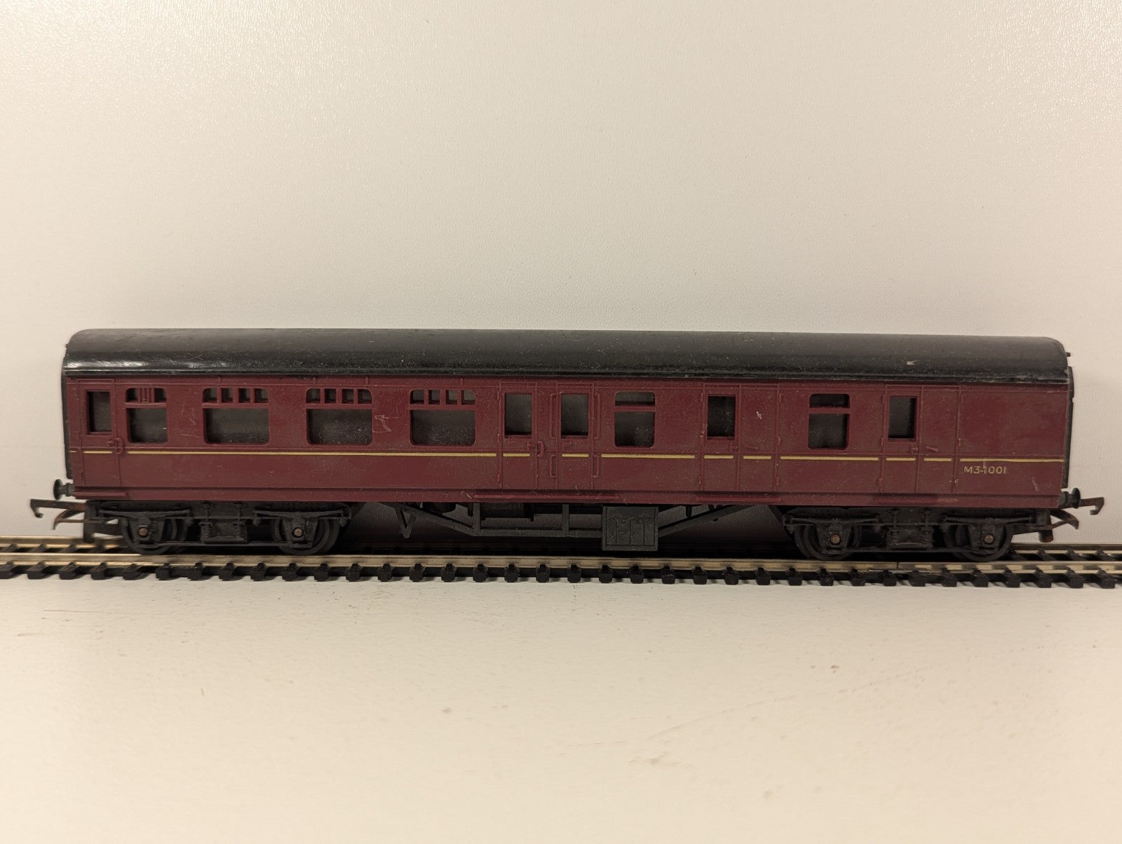 Tri-ang OO Gauge BR Maroon  Coach