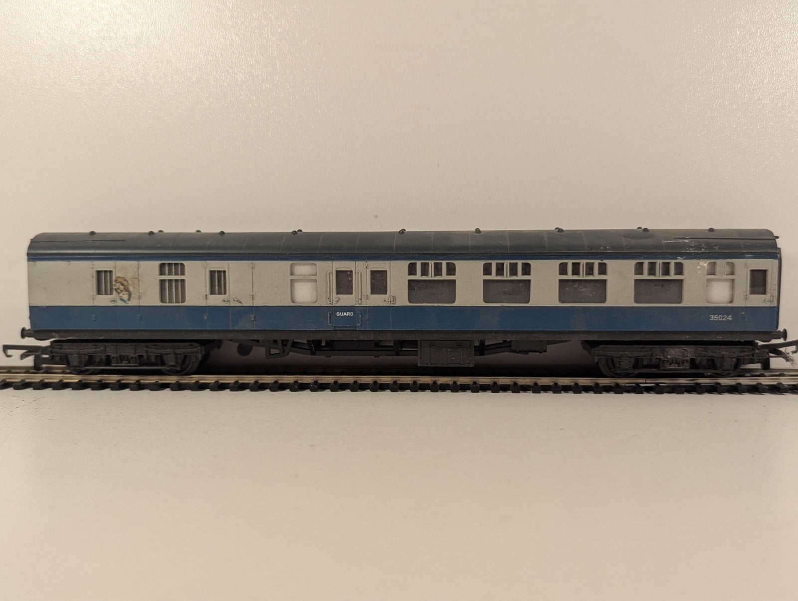 Tri-ang OO Gauge BR Blue/Grey Mk1 Brake Second Coach