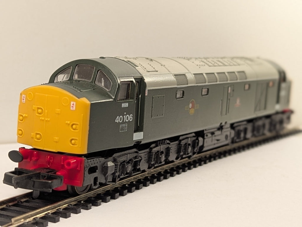 Lima OO Gauge Class 40 Locomotive 40106 BR Green with Full Yellow Ends