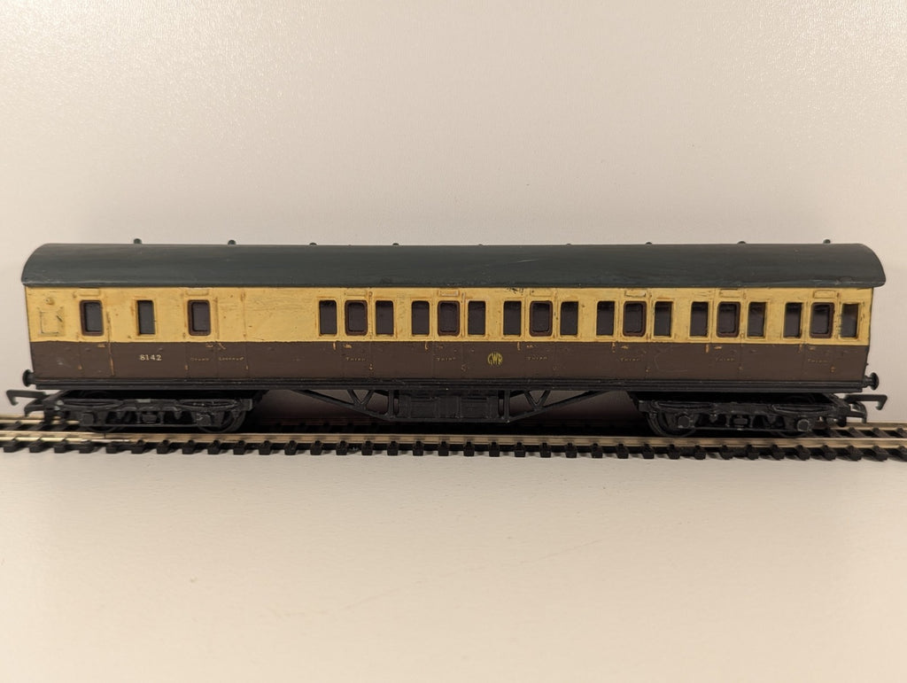 Kitbuilt Suburban Brake Coach – Chocolate & Cream Livery