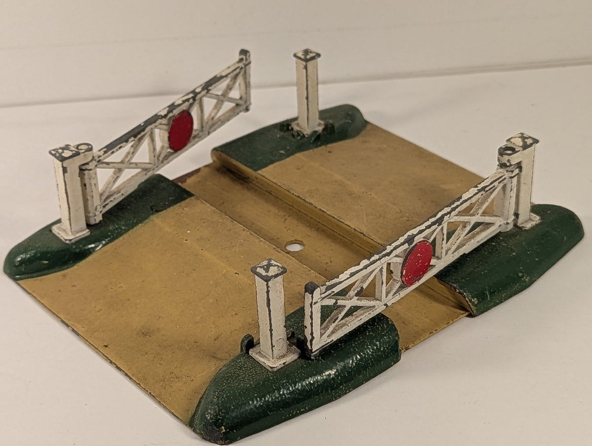 Hornby Dublo OO Gauge D1 Level Crossing