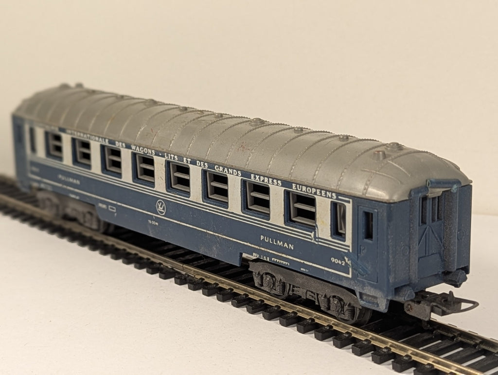 Lima AQ136 OO Gauge CIWL Pullman Coach