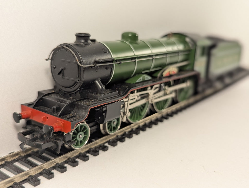 Hornby OO Gauge Class B17/4 4-6-0 'Manchester United' Steam Locomotive 2862