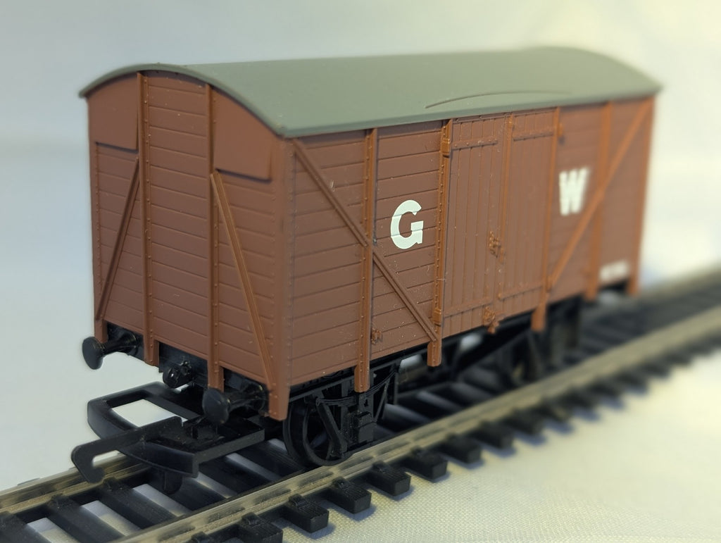 Hornby R1109 GWR 12-Ton Ventilated Van Brown