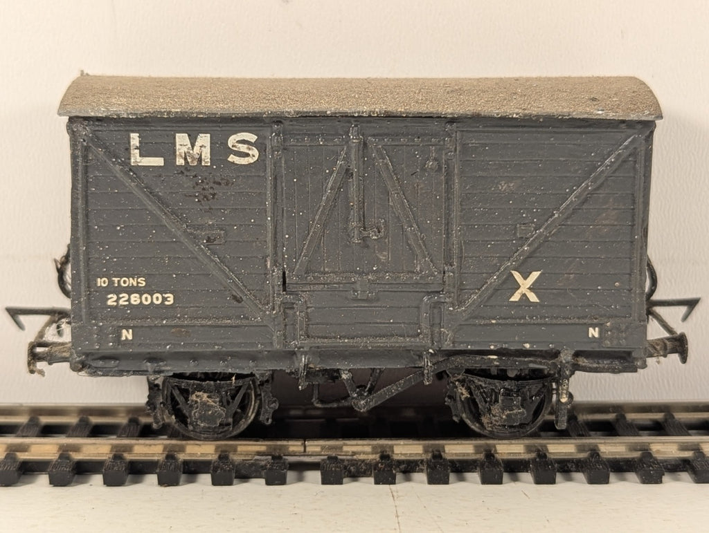 Kitbuilt LMS 10 Ton Ventilated Van Goods Van 228003 LMS Grey