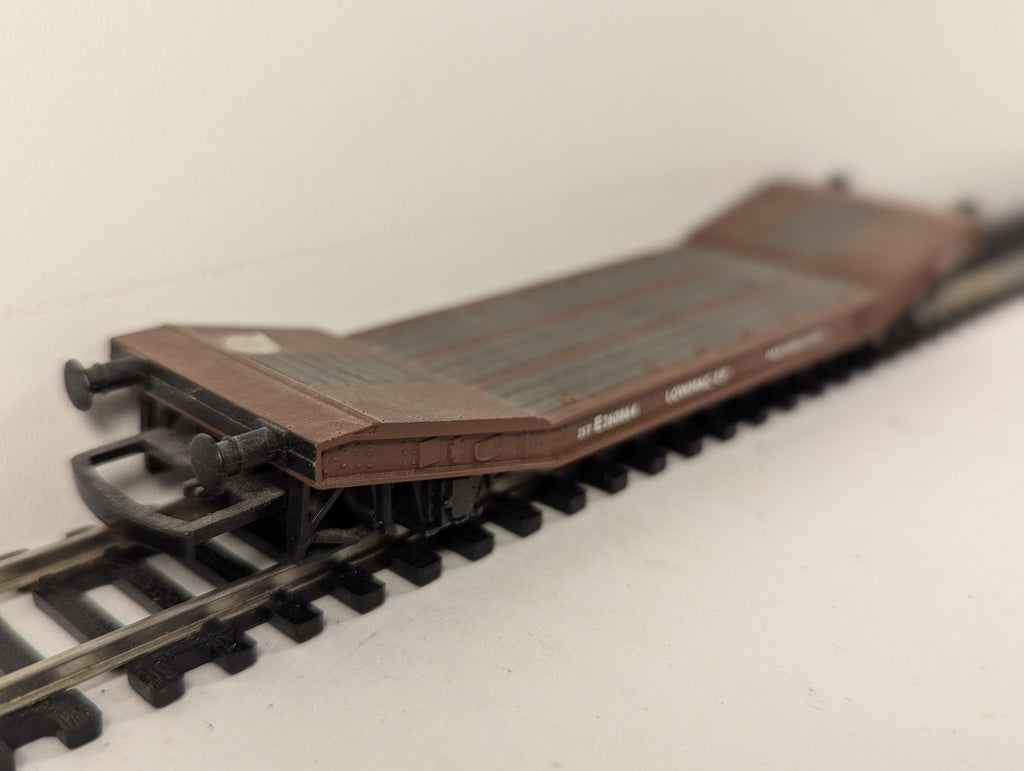 Hornby OO Gauge Lowmac-EP Flat Wagon Goods Wagon E260864 BR Bauxite R233