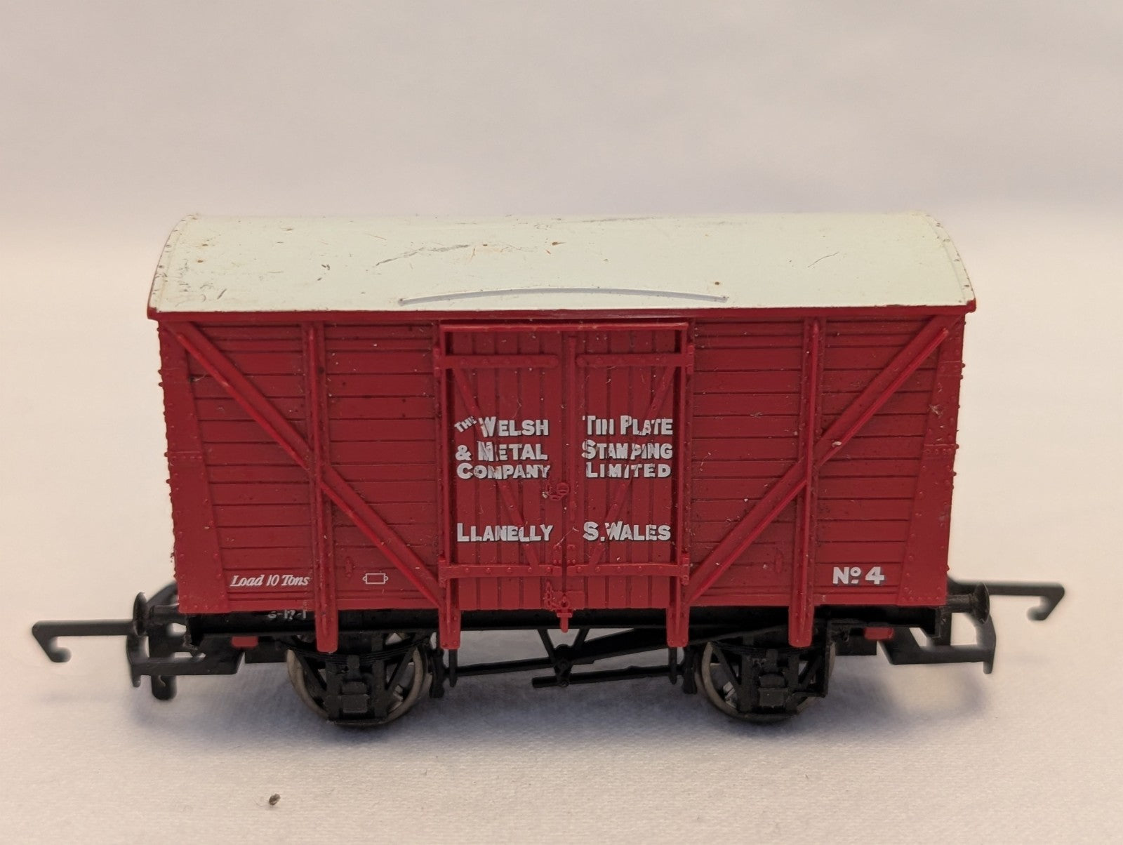 Hornby OO Gauge Welsh Tin Plate & Metal Co. Box Van Goods Wagon